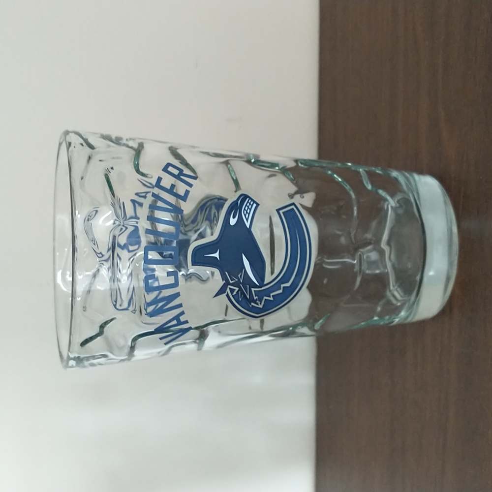 Vancouver Canucks NHL Glass